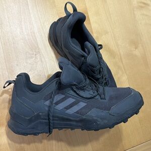 Adidas shoes size 10